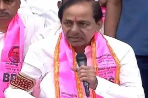 କେସିଆର୍‌ଙ୍କ ନିର୍ବାଚନୀ ପ୍ରତିଶୃତି, ୪୦୦ ଟଙ୍କାରେ ଏଲପିଜି ସିଲିଣ୍ଡର ସହ ଗରିବଙ୍କୁ ଦେବେ ଫ୍ଲାଟ୍