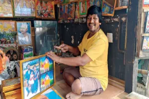 ନିଜ ଅତୀତର କୋଳାହଳକୁ ଫଟୋ ଫ୍ରେମ୍‌ରେ କାଚ ବନ୍ଧେଇ କରି ସାଇତି ରଖିଛନ୍ତି ଫଟୋଫ୍ରେମ୍‌‌ର ସୌଦାଗର ସୌରୀ ବିଷୋୟୀ