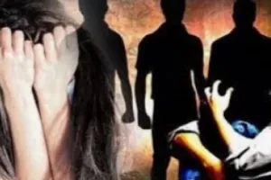 ସ୍ୱାମୀକୁ ମଦ ପିଆଇ ମାଡ଼ମାରିବା ପରେ ସ୍ତ୍ରୀକୁ ଗଣଦୁଷ୍କର୍ମ ଅଭିଯୋଗ