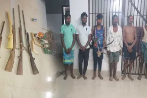 ଆକ୍ସନ ମୋଡରେ କୁଲଡିହା ବନବିଭାଗ: ଗିରଫ ହେଲେଣି ୮ ଶିକାରୀ, ବନ୍ଧୁକ ସହ ବିପୁଳ ଯନ୍ତ୍ରାଂଶ ଓ ଗୁଳି ଜବତ
