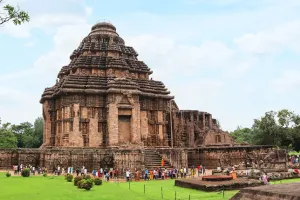 କୋଣାର୍କ ସୂର୍ଯ୍ୟ ମନ୍ଦିରରୁ ବାଲି କାଢ଼ିବା କାର୍ଯ୍ୟର ସମୀକ୍ଷା କଲା ଏଏସଆଇର ୧୦ ଜଣିଆ ବିଶେଷଜ୍ଞ ଦଳ