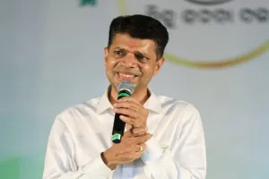 ସମ୍ବଲପୁର ମାଟିରୁ କେନ୍ଦ୍ରମନ୍ତ୍ରୀ ଧର୍ମେନ୍ଦ୍ର ପ୍ରଧାନଙ୍କୁ ଟାର୍ଗେଟ କଲେ କାର୍ତ୍ତିକ ପାଣ୍ଡିଆନ