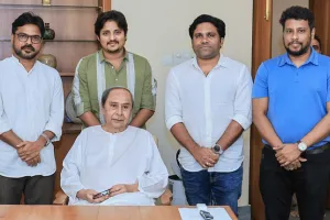 ନବୀନ ନିବାସରେ ‘ଦମନ’ ଟିମ୍; ଅଧିକ ସାମାଜିକ ସଚେତନତାଧର୍ମୀ ଚଳଚ୍ଚିତ୍ର ନିର୍ମାଣ ଉପରେ ନବୀନଙ୍କ ଗୁରୁତ୍ୱ