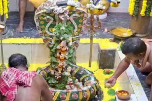 ଚନ୍ଦ୍ରଚୂଡ ବେଶରେ ଦର୍ଶନ ଦେଉଛନ୍ତି ବାବା ଧବଳେଶ୍ଵର