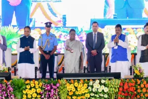ବାଙ୍ଗିରିପୋଷିରେ ୩ରେଳପଥ ସହିତ ୬ଟି ପ୍ରକଳ୍ପର ଭିତ୍ତିପ୍ରସ୍ତର ସ୍ଥାପନ କଲେ ରାଷ୍ଟ୍ରପତି