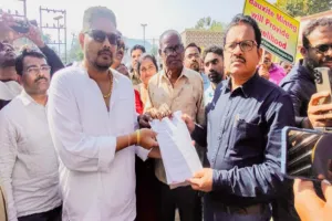 ଲାଞ୍ଜିଗଡ଼କୁ ବକ୍ସାଇଟ୍‌ ଖଣି ଦାବି କଲେ ଅଞ୍ଚଳବାସୀ, କଳାହାଣ୍ଡିର ବିକାଶ ପାଇଁ ଲୋଡିଲେ ମୁଖ୍ୟମନ୍ତ୍ରୀଙ୍କ ହସ୍ତକ୍ଷେପ