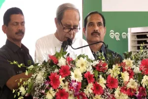 ପ୍ରଚାରରେ ଖର୍ଚ୍ଚ ପୁଳା ପୁଳା ଟଙ୍କା, ହେଲେ ମାଆ ମାନଙ୍କୁ ଦିନକୁ ୨୭ ଟଙ୍କା ଦେଇ ବାହା ବାହା ନେଉଛନ୍ତି ସରକାର: ନବୀନ