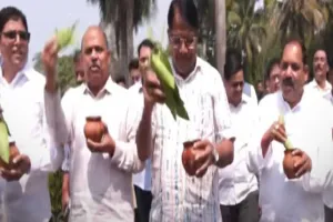 ବିଜେଡିର ଅଭିନବ ପ୍ରତିବାଦ, ବିଧାନସଭାରେ ଗଙ୍ଗା ଜଳ ସିଞ୍ଚିଲା ବିଜେଡି