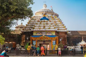 ଶ୍ରାବଣର ପ୍ରଥମ ସୋମବାରରେ ଲିଙ୍ଗରାଜ ମନ୍ଦିରରେ ନୀତିକାନ୍ତି ବନ୍ଦ: ସେବାୟତଙ୍କ ମଧ୍ୟରେ ବିବାଦ