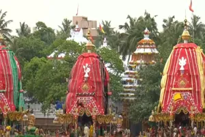 ରଥରେ ବିରାଜିଲେ ଚତୁର୍ଦ୍ଧାମୂର୍ତ୍ତି, ଭାଇ-ଭଉଣୀଙ୍କୁ ସାଥୀରେ ଧରି ଶ୍ରୀମନ୍ଦିର ଅଭିମୁଖେ ବାହୁଡ଼ିବେ କାଳିଆ ଠାକୁର…