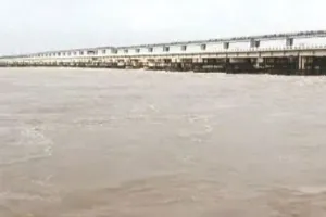 ମୁଣ୍ଡଳୀ ବ୍ରିଜ ଉପରେ ବାଇକ ରଖି ମହାନଦୀକୁ ଡେଇଁ ଯୁବକ ନିଖୋଜ ! ସର୍ଚ୍ଚ ଅପରେସନ ଜାରି
