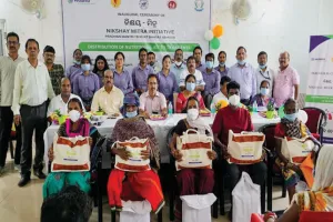 ‘ନିକ୍ଷୟ ମିତ୍ର’ କାର୍ଯ୍ୟକ୍ରମ: ସୁନ୍ଦରଗଡ଼ରେ ଯକ୍ଷ୍ମା ରୋଗୀଙ୍କୁ ବେଦାନ୍ତ ଆଲୁମିନିୟମ ପକ୍ଷରୁ ପୁଷ୍ଟିକର ସହାୟତା ପ୍ରଦାନ…