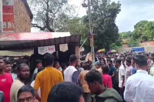ଭୁଶୁଡ଼ି ପଡ଼ିଲା ଦୋକାନ ଘର, ଉଦ୍ଧାର ଉଦ୍ୟମ ଜାରି..