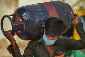 ବ୍ୟବସାୟିକ LPG ସିଲିଣ୍ଡର ଯୋଗାଣ ଉପରେ ପ୍ରତିବନ୍ଧକ ପରେ ଚିନ୍ତାରେ ହୋଟେଲ ଓ ରେଷ୍ଟୁରାଣ୍ଟ ବ୍ୟବସାୟୀ 