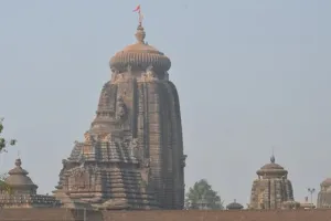 ବଜ୍ରପାତରେ ଜଳିଗଲା ଲିଙ୍ଗରାଜଙ୍କ ବାନା