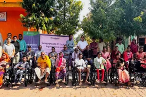 ଦିବ୍ୟାଙ୍ଗମାନଙ୍କୁ ସହଯୋଗର ହାତ ବଢାଇଲା ବେଦାନ୍ତ ଆଲୁମିନିୟମ, ହୁଇଲଚେୟାର ଏବଂ ଶ୍ରବଣ ଯନ୍ତ୍ର ପ୍ରଦାନ