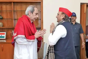 ନବୀନଙ୍କୁ ଭେଟିଲେ ଅଖିଳେଶ