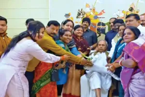 ନୂଆବର୍ଷ ଶୁଭେଚ୍ଛା ପାଇଁ ନବୀନ ନିବାସରେ ଭିଡ଼: ରାଜ୍ୟ ସ୍ୱାର୍ଥ ପାଇଁ କାର୍ଯ୍ୟ କରିବାକୁ ନବୀନଙ୍କ ପରାମର୍ଶ