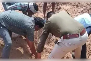 ରାଜସ୍ଥାନରେ ଚାଞ୍ଚଲ୍ୟ: ମାଟି ତଳୁ ମିଳିଲା ଯୁବକଙ୍କ ମୃତଦେହ, ହତ୍ୟା ପରେ ପୋତି ଦେଇଥିବା ସନ୍ଦେହ