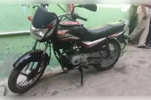 ଆନ୍ଧ୍ରପ୍ରଦେଶର ଚିତ୍ତୁରରେ ଅଭାବନୀୟ ଘଟଣା: ମେକାନିକ୍‌ଙ୍କ କଥା ମାନି ଘର ଭିତରେ ବାଇକ୍ ଇଞ୍ଜିନ୍ ଷ୍ଟାର୍ଟ ରଖିଲେ, ଶ୍ୱାସରୁଦ୍ଧ ହୋଇ ଚାଲିଗଲା ପୂରା ପରିବାରର ଜୀବନ