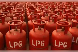 ଆପଣଙ୍କର ବି ବନ୍ଦ ହୋଇପାରେ ଏଲପିଜି (LPG) କନେକ୍ସନ୍: ତୁରନ୍ତ କରନ୍ତୁ ଇ-କେୱାଇସି, ଜାଣନ୍ତୁ ସରକାରଙ୍କ ନୂଆ ନିୟମ