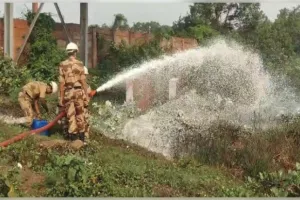 ପାରାଦ୍ଵୀପ ବନ୍ଦରର ନିଷିଦ୍ଧାଞ୍ଚଳରେ ଫାଟିଲା ପେଟ୍ରୋଲ ପାଇପ୍, ବୋହିଗଲା ଲକ୍ଷାଧିକ ଲିଟର ପେଟ୍ରୋଲ