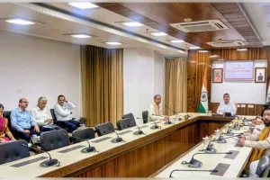 ମୁଖ୍ୟମନ୍ତ୍ରୀ ଭାବେ ଶୁଭେନ୍ଦୁ ଅଧିକାରୀଙ୍କ ପ୍ରଥମ କ୍ୟାବିନେଟ୍ ବୈଠକରେ ବଡ଼ ନିଷ୍ପତ୍ତି: ସୀମାରେ ତାରବାଡ଼ ପାଇଁ ଜମି ଯୋଗାଇବାକୁ ଘୋଷଣା