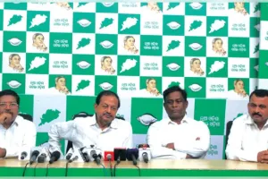 ଶଙ୍ଖ ଭବନରେ ବିଜେଡିର ସାଂଗଠନିକ ସମୀକ୍ଷା: ୭୦ ନିର୍ବାଚନମଣ୍ଡଳୀ ନେତାଙ୍କ ସହ ନବୀନଙ୍କ ଆଲୋଚନା