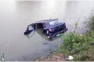 ଢେଙ୍କାନାଳରେ ମର୍ମନ୍ତୁଦ ସଡ଼କ ଦୁର୍ଘଟଣା: ପୋଖରୀକୁ ଖସିଲା ବରଯାତ୍ରୀ ଗାଡ଼ି, ୫ ମୃତ