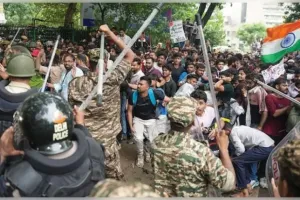 ଦିଲ୍ଲୀ ହାଇକୋର୍ଟଙ୍କ ବଡ଼ ନିର୍ଦ୍ଦେଶ: CJP ବିକ୍ଷୋଭ ମାମଲାରେ ସିସିଟିଭି ଫୁଟେଜ୍ ସଂରକ୍ଷିତ ରଖିବାକୁ ଆଦେଶ, କେନ୍ଦ୍ର ଓ ପୋଲିସକୁ ନୋଟିସ୍