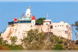 ହରିଦ୍ୱାରର ମନସା ଦେବୀ ମନ୍ଦିରରେ ନୂଆ ନିୟମ: ଦାନରେ ସ୍ୱଚ୍ଛତା ଆଣିବା ପାଇଁ ପକେଟ୍‌ବିହୀନ କୁର୍ତ୍ତା ପିନ୍ଧିବେ ପୂଜକ