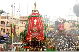 ଦ୍ଵିତୀୟ ଦିନରେ ପୁଣି ଗଡ଼ିଲା ମହାପ୍ରଭୁଙ୍କ ରଥ: ଶ୍ରୀଗୁଣ୍ଡିଚା ଅଭିମୁଖେ ଅଗ୍ରସର ତିନି ଠାକୁର