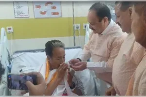 ୨୬ଦିନ ପରେ ଅନଶନ ଭାଙ୍ଗିଲେ ସୋନମ୍ ୱାଙ୍ଗଚୁକ୍, ଦେଶରେ ଶାନ୍ତି ବଜାୟ ରଖିବାକୁ ୱାଙ୍ଗଚୁକ୍ କଲେ ଅପିଲ୍