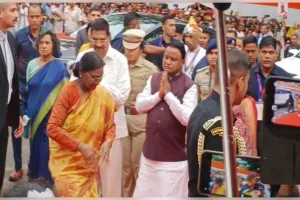 ତପ୍ତପାଣିରେ ମା' କନ୍ଧୁଣୀ ଦେବୀଙ୍କ ଦର୍ଶନ କରି ପୂଜାର୍ଚ୍ଚନା କଲେ ରାଷ୍ଟ୍ରପତି