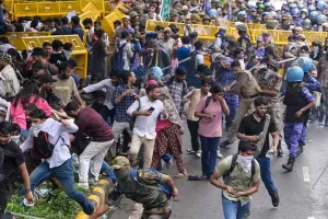 ନିଟ୍ ବିକ୍ଷୋଭରେ ପୋଲିସର ମାତ୍ରାଧିକ ବଳପ୍ରୟୋଗର ହେବ ତଦନ୍ତ: ୫ ଜଣିଆ କମିଟି ଗଠନ କଲେ ସୁପ୍ରିମକୋର୍ଟ