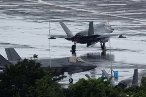 ଆମେରିକାର ଅତ୍ୟାଧୁନିକ F-35 ଲଢ଼ୁଆ ବିମାନର ଯନ୍ତ୍ରାଂଶ ଚୀନ ହାତରେ! ଟ୍ରମ୍ପ-ଜିନପିଙ୍ଗ୍ ବୈଠକ ପୂର୍ବରୁ ବଢ଼ିଲା ରହସ୍ୟ