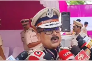 ଛାତ୍ର ସଂସଦ ନିର୍ବାଚନ ୨୦୨୬: କ୍ୟାମ୍ପସରେ ହିଂସା ଓ ବାହାର ଲୋକଙ୍କ ପ୍ରବେଶକୁ ନେଇ ଡିଜିପିଙ୍କ କଡ଼ା ଚେତାବନୀ 
