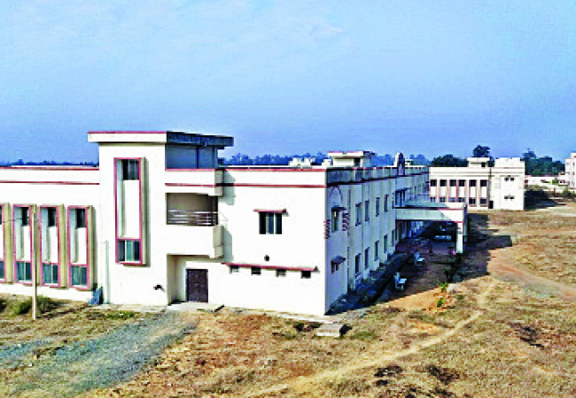 ଲକ୍ଷ୍ୟହୀନ ‘ଏକଲବ୍ୟ’, ଅତିଥି ଶିକ୍ଷକ ଗଢୁଛନ୍ତି ୯୦ ପିଲାଙ୍କ ଭାଗ୍ୟ