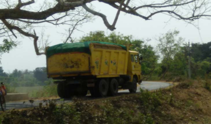 ଜିଲ୍ଲାପାଳଙ୍କ ଆଦେଶକୁ ଫୁ; ଅବାଧରେ ଚାଲିଛି ବାଲି ଗାଡ଼ି, ଗୋଟିଏକୁ ୫୦୦ ଟଙ୍କା