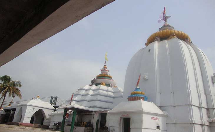 ଆଠଗଡ଼ର ପ୍ରସିଦ୍ଧ ଶୈବପୀଠ ଧବଳେଶ୍ୱର