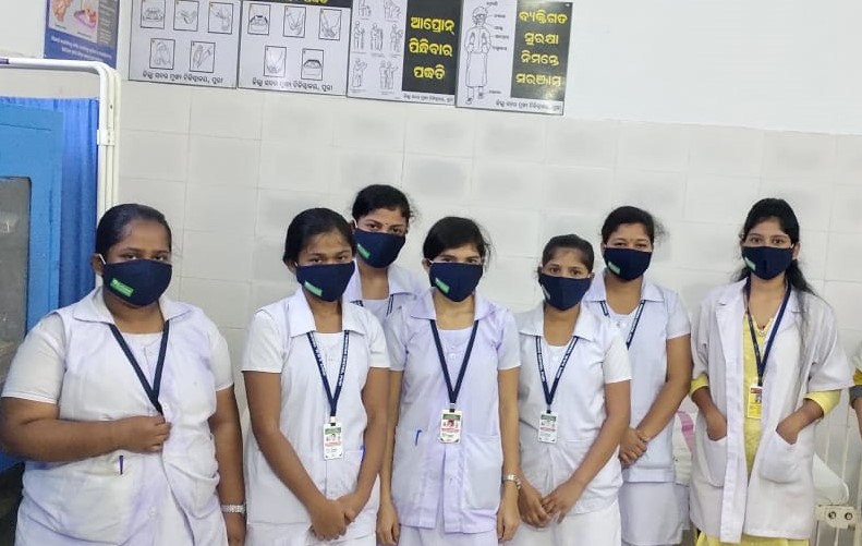 ରାଜ୍ୟ ସରକାରଙ୍କ ବଡ଼ ନିଷ୍ପତ୍ତି, ଅଗ୍ରାଧିକାର ଭିତ୍ତିରେ ସ୍ୱାସ୍ଥ୍ୟ କର୍ମଚାରୀଙ୍କ ପରିବାର ସଦସ୍ୟଙ୍କୁ ଦିଆଯିବ ଟିକା