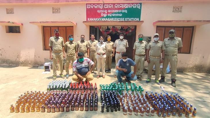 ଢାବାରୁ ବ୍ୟାପକ ପରିମାଣର ବିଦେଶୀ ମଦ ଜବତ, ୨ ଗିରଫ