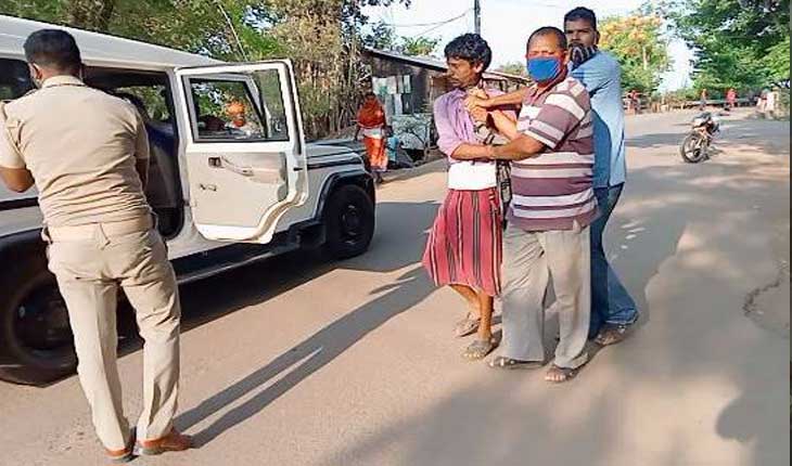 ବଜାରରେ କାହିଁକି ବୁଲୁଛୁ ପଚାରିବାରୁ ପୋଲିସ ବାବୁଙ୍କୁ ଆକ୍ରମଣ