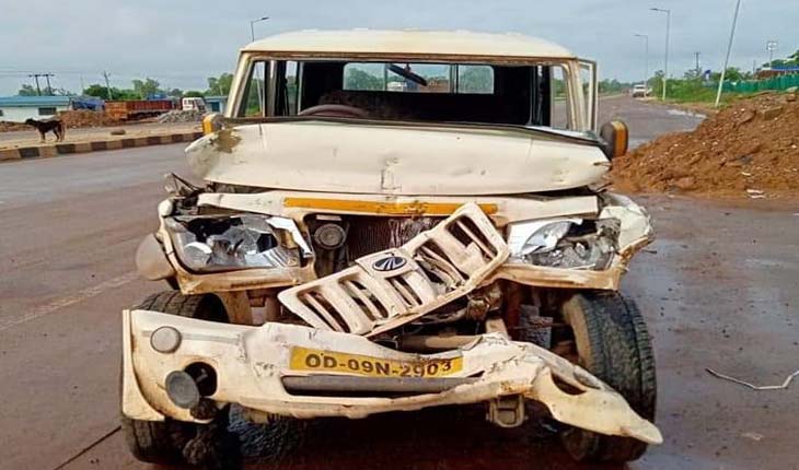 ମର୍ମନ୍ତୁଦ ସଡ଼କ ଦୁର୍ଘଟଣା: ୨ମୃତ, ୧ ଗୁରୁତର