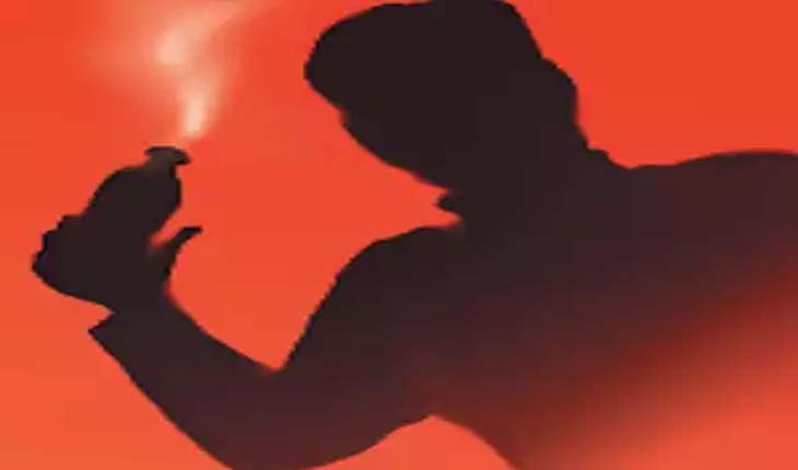 ଏସିଡ ପକାଇ ଘର ଜାଳିବା ପାଇଁ ଉଦ୍ୟମ, ଜଣେ ଗୁରୁତର