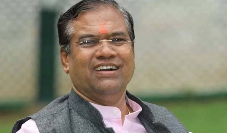 ‘ମଦ ଏକ ବଡ ଟନିକ୍, କରୋନା କାଳରେ ସ୍ୱାସ୍ଥ୍ୟପାଇଁ  ନିହାତି ଜରୁରୀ’ – କେନ୍ଦ୍ରମନ୍ତ୍ରୀ ଫଗନ୍ ସିଂ କୁଲେସ୍ତାଙ୍କ ବିବାଦୀୟ ମନ୍ତବ୍ଯ