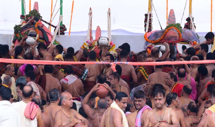 ୧୦୮ ଗରା ସୁବାସିତ ଜଳରେ ସ୍ନାନ କଲେ ଶ୍ରୀଜିଉ