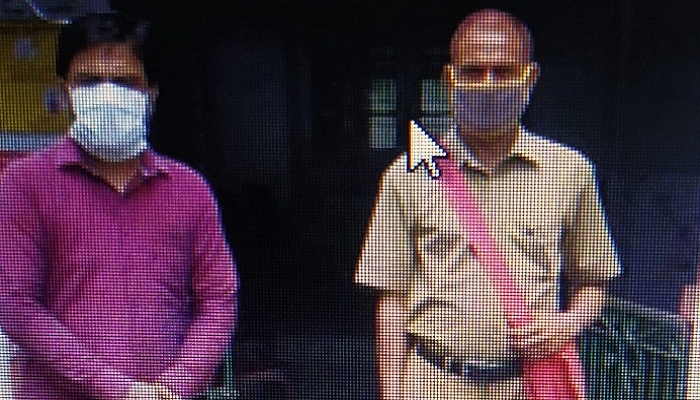 ସଚେତନ କରାଉଛନ୍ତି ‘ଭ୍ୟାକସିନ୍ ମ୍ୟାନ୍’