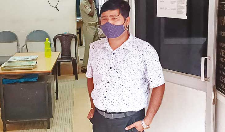 ନକଲି ପିଏଙ୍କ ଅସଲି ଠକେଇ: ନିଜକୁ ରେଳ ମନ୍ତ୍ରୀଙ୍କ ପିଏ ର ପରିଚୟ ଦେଇ ଲୋକଙ୍କୁ ଠକୁଥିଲା, ଗାଜିଆବାଦରୁ ଗିରଫ କଲା ଓଡିଶା ପୁଲିସ