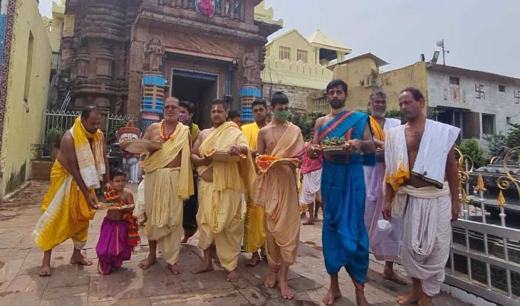 ଶ୍ରୀନଅରକୁ ବିଜେ ହେଲା ଖଡି ପ୍ରସାଦ